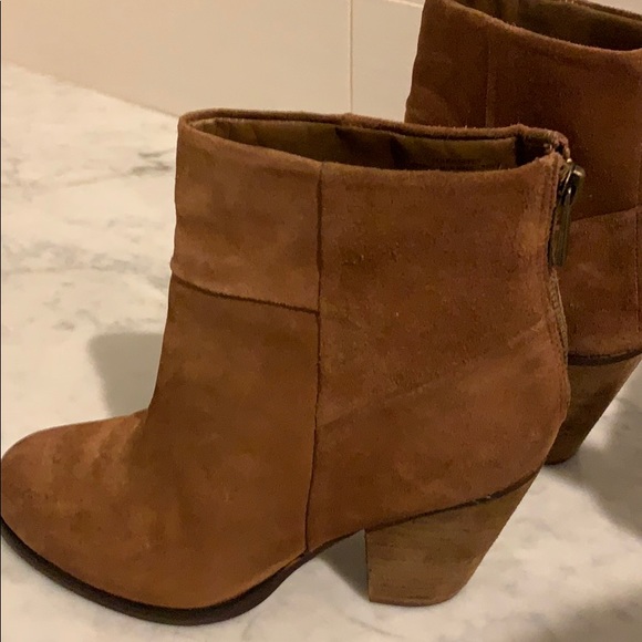 Arturo Chiang suede chestnut booties Sz 7 fall ❤️ - Picture 5 of 8